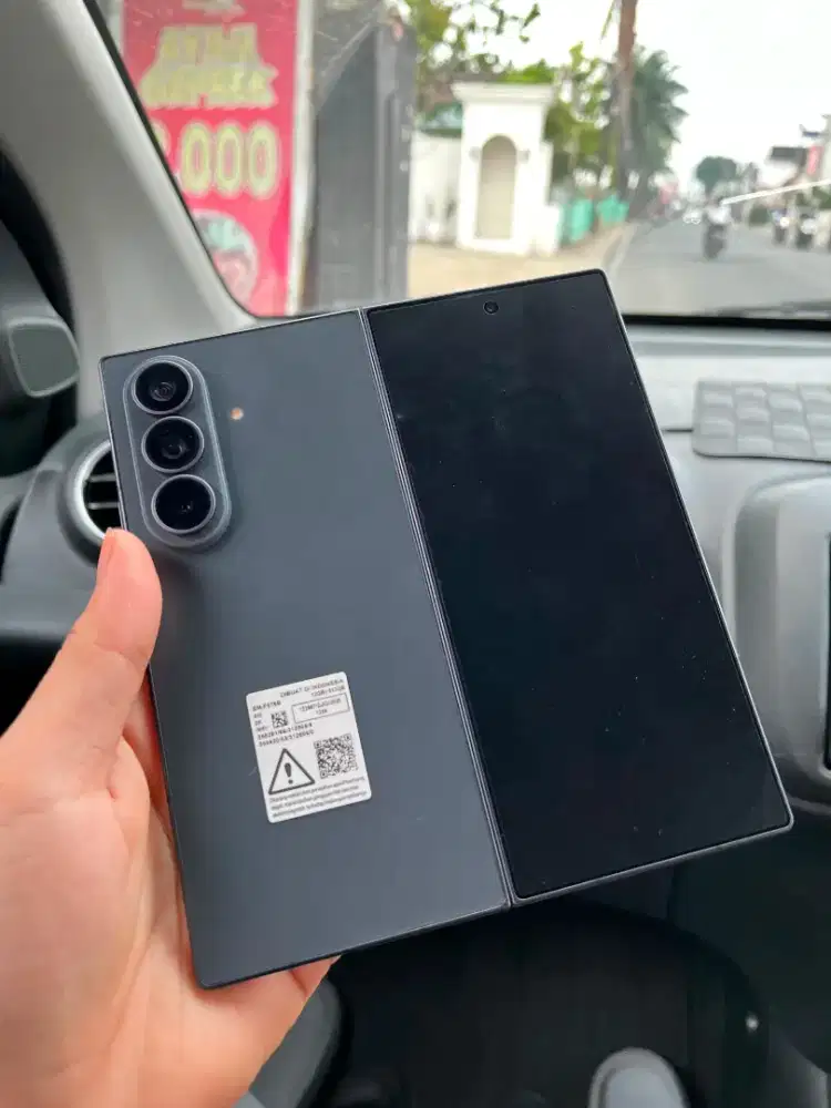 Samsung galaxy Z fold 8 ultra 5g ram 12/512gb garansi resmi indo