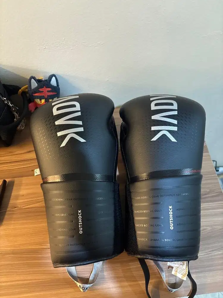 Decathlon Sarung Tinju/Boxing OUTSHOCK 500 14 OZ