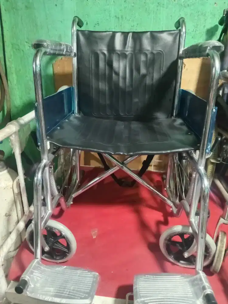 Kursi roda mulus siap pake