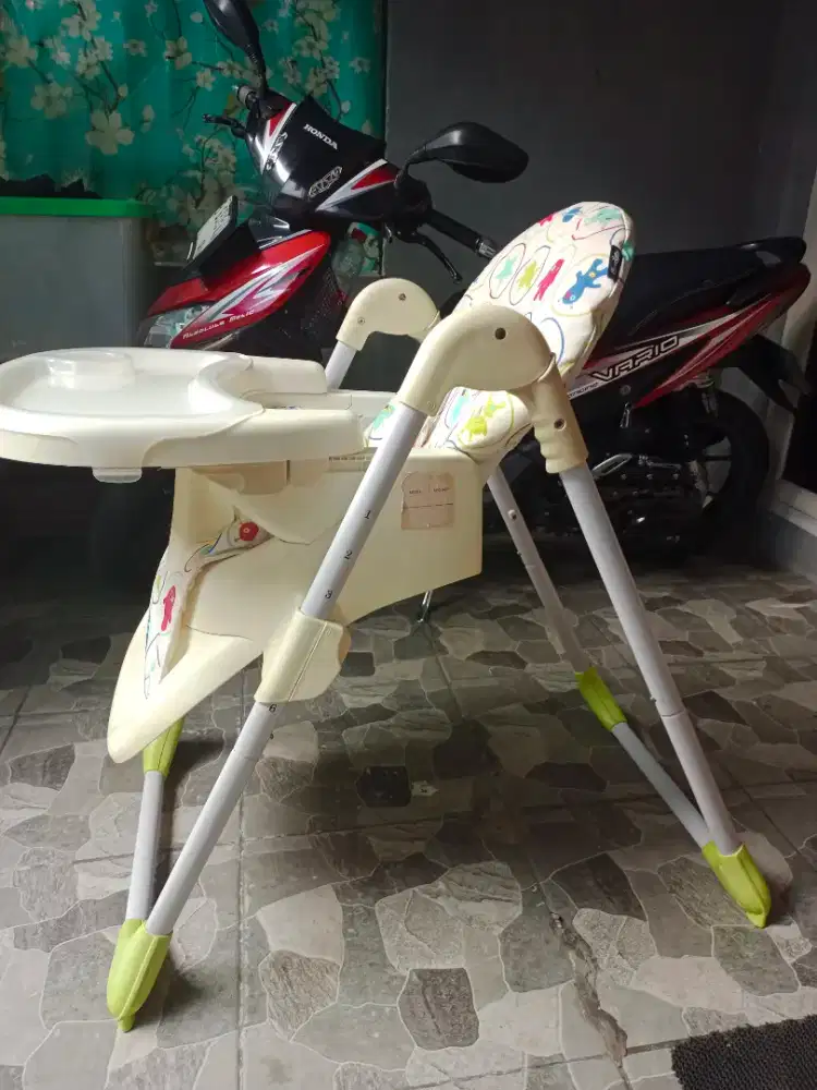 Baby hightchair chocolate