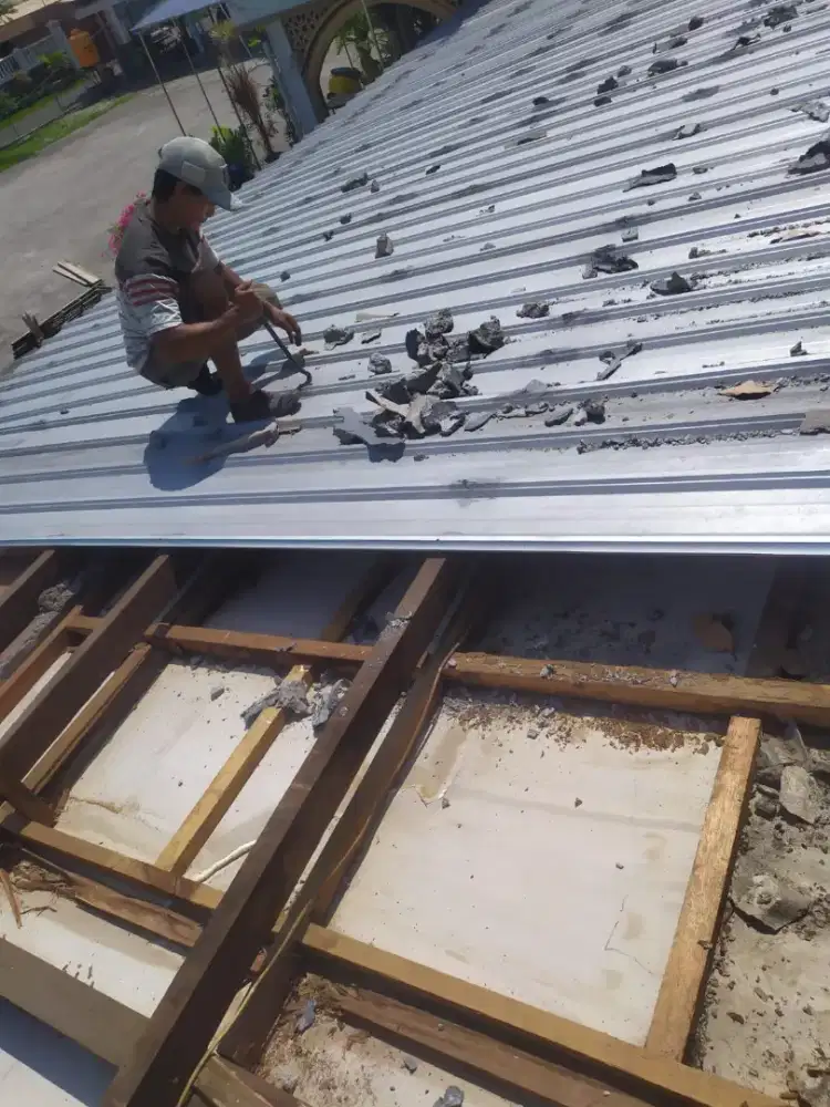 Jasa  bongkar pasang talang, plafon PVC, plafon gipsum, partisi,