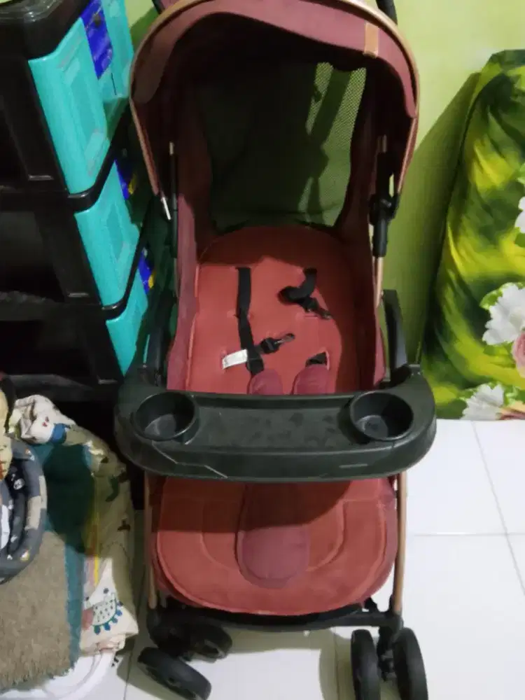 Stroller bisa di lipat