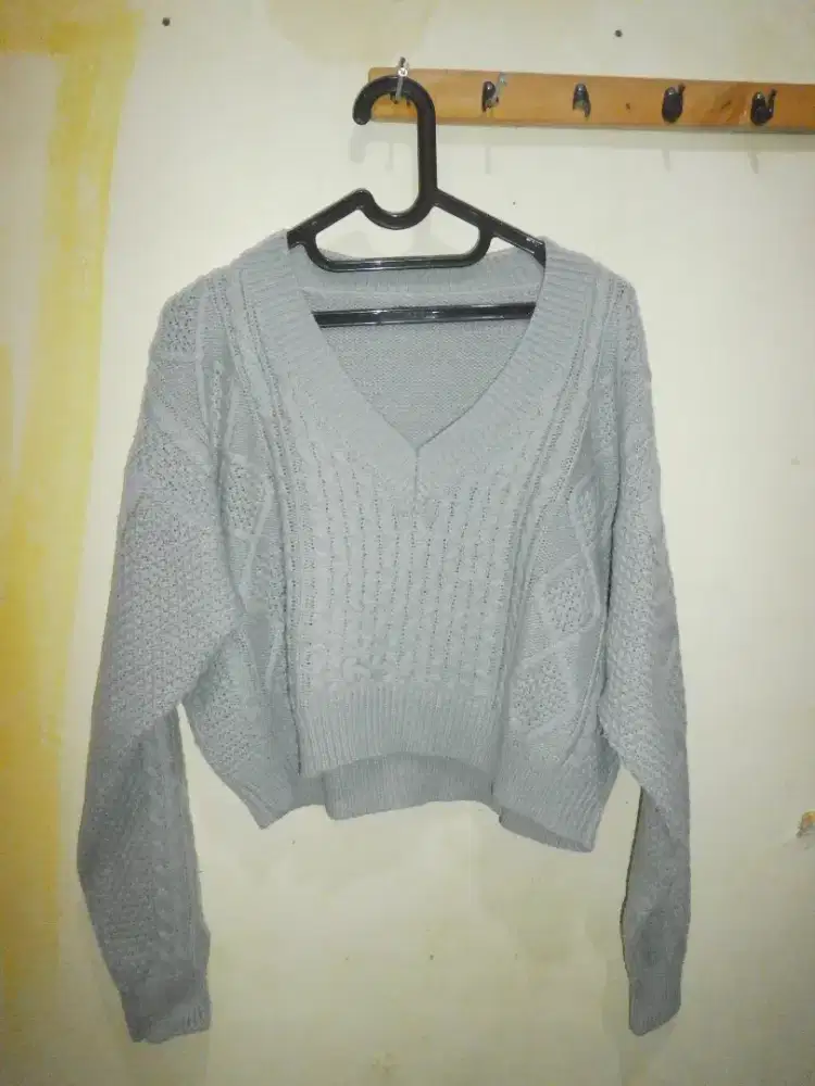Preloved Sweater Rajut Tebal