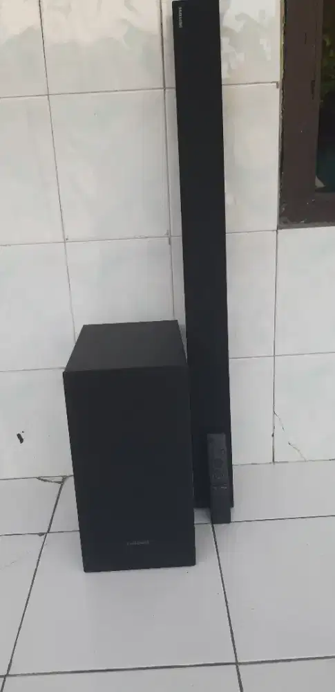 Tower Speaker & Super Bass merk SAMSUNG