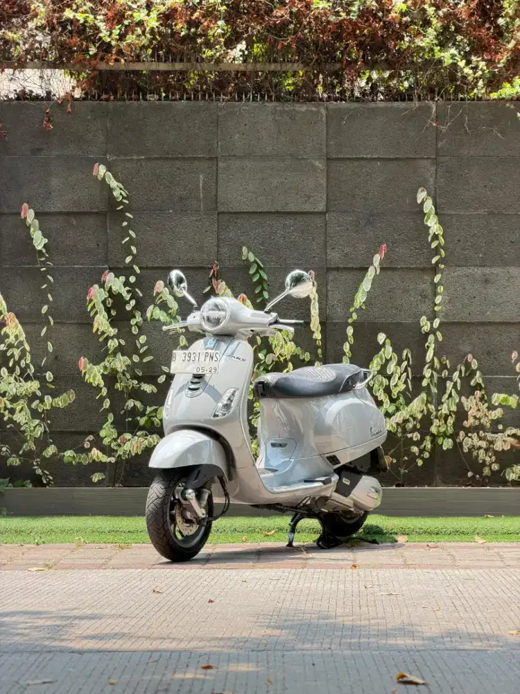 DIJUAL PIAGGIO VESPA LX 125 IGET LED TH 2024 PERFECT CONDITION
