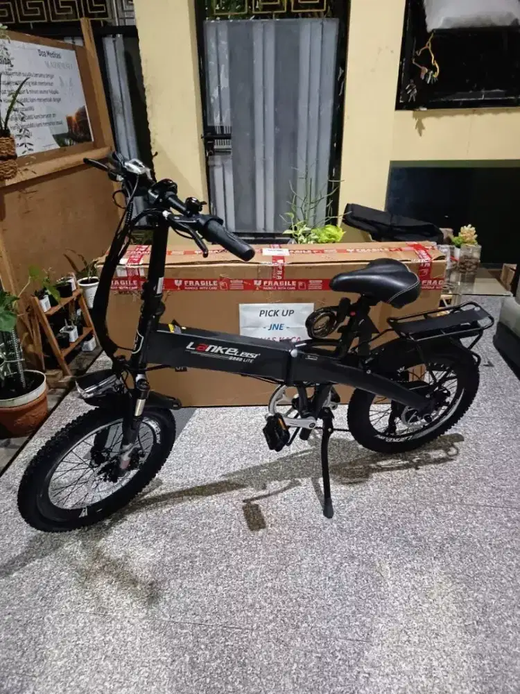 Sepeda lipat elektrik Lankeleisi G660