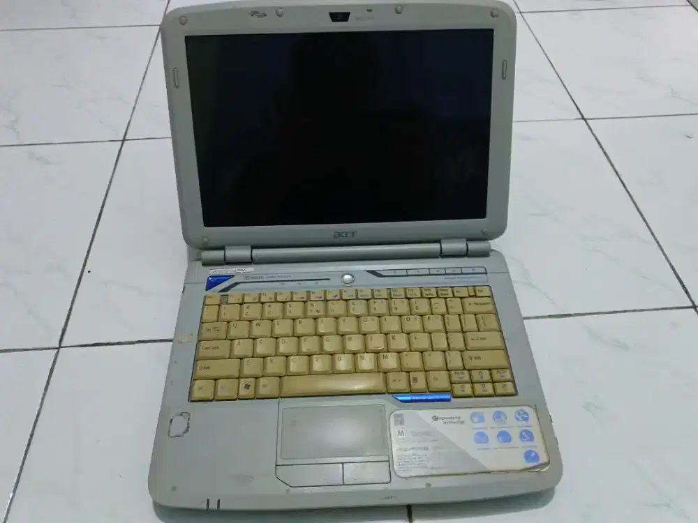 Acer Old Dual Core. RAM 2GB. HDD 200gb
