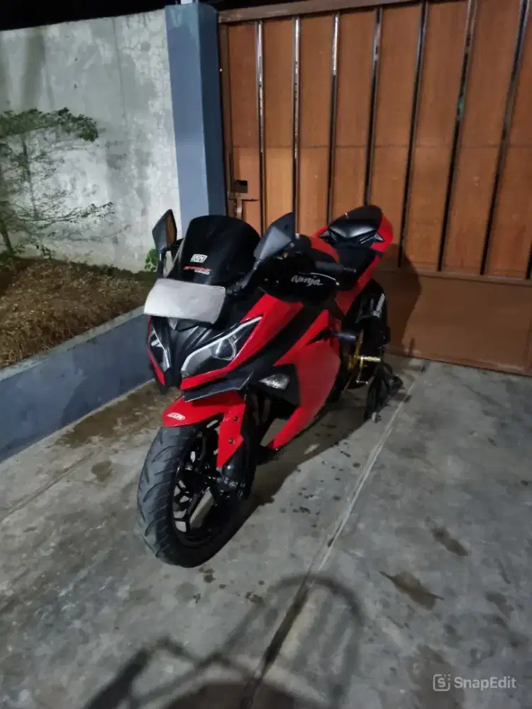 DIJUAL KAWASAKI NINJA 250 FI MERAH HITAM – KONDISI TERAWAT, SIAP PAKAI