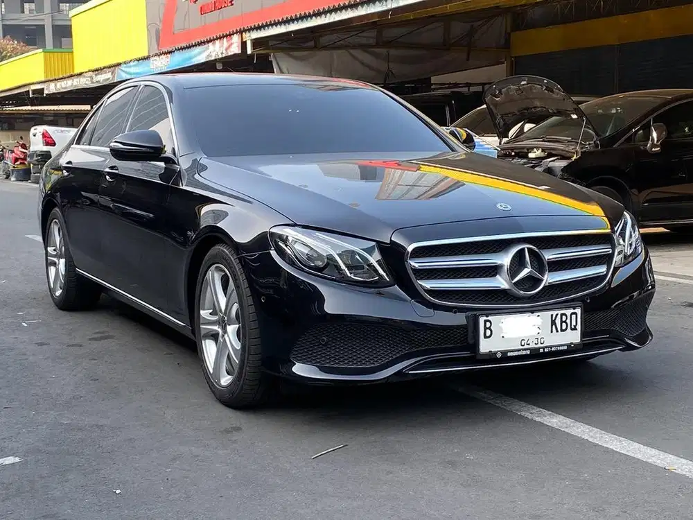 MERCY E250 AT 2018 HITAM