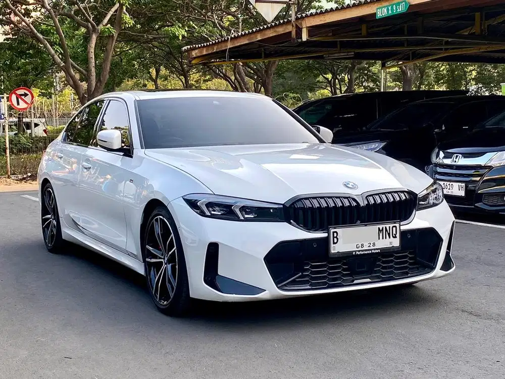 BMW 330i M SPORT AT 2023 PUTIH