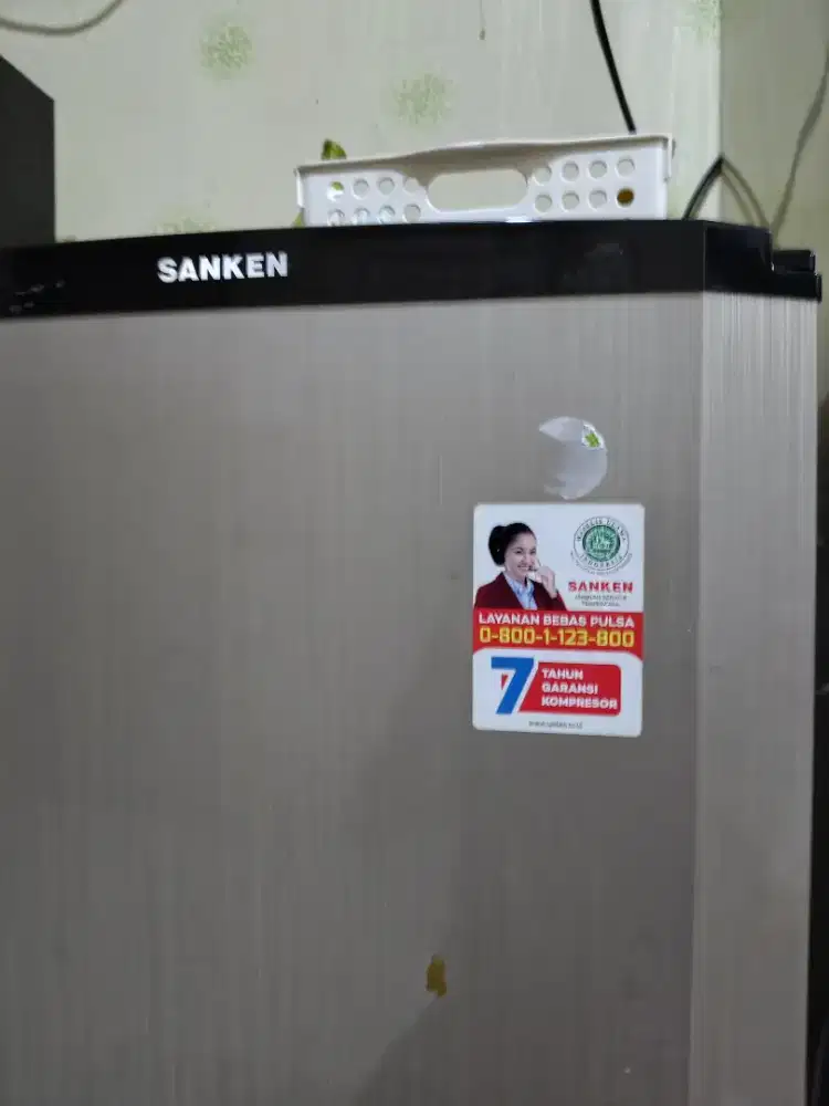 KULKAS MERK SANKEN 1 PINTU KONDISI BAGUS DINGIN