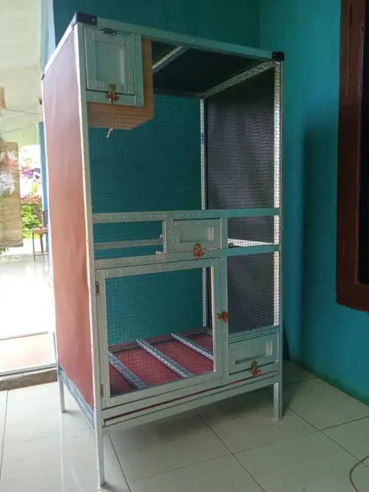 Kandang ternak murai dll.