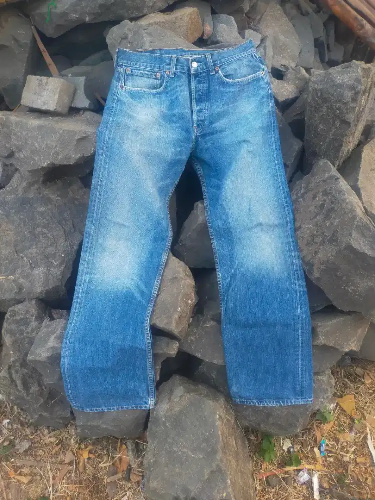 Levis 501 blue jeans