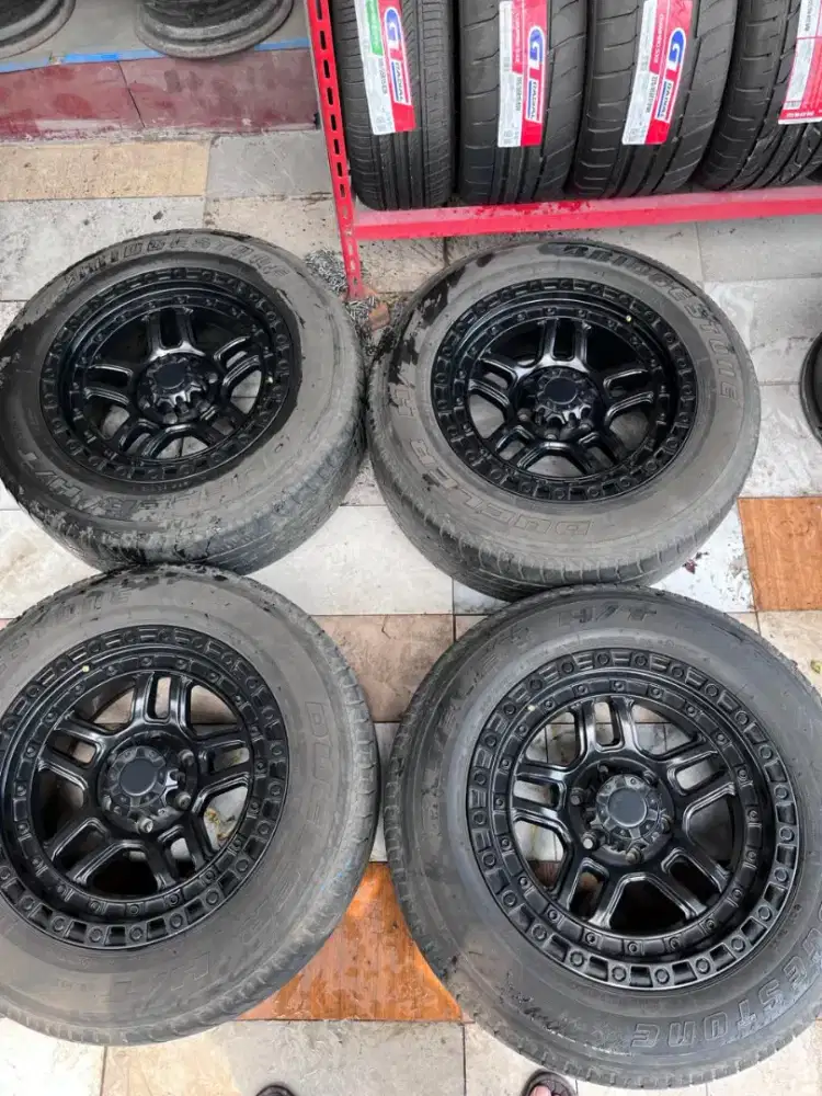 Velg off road ring 18 pcd 6x139,7 ban 265/60 R18