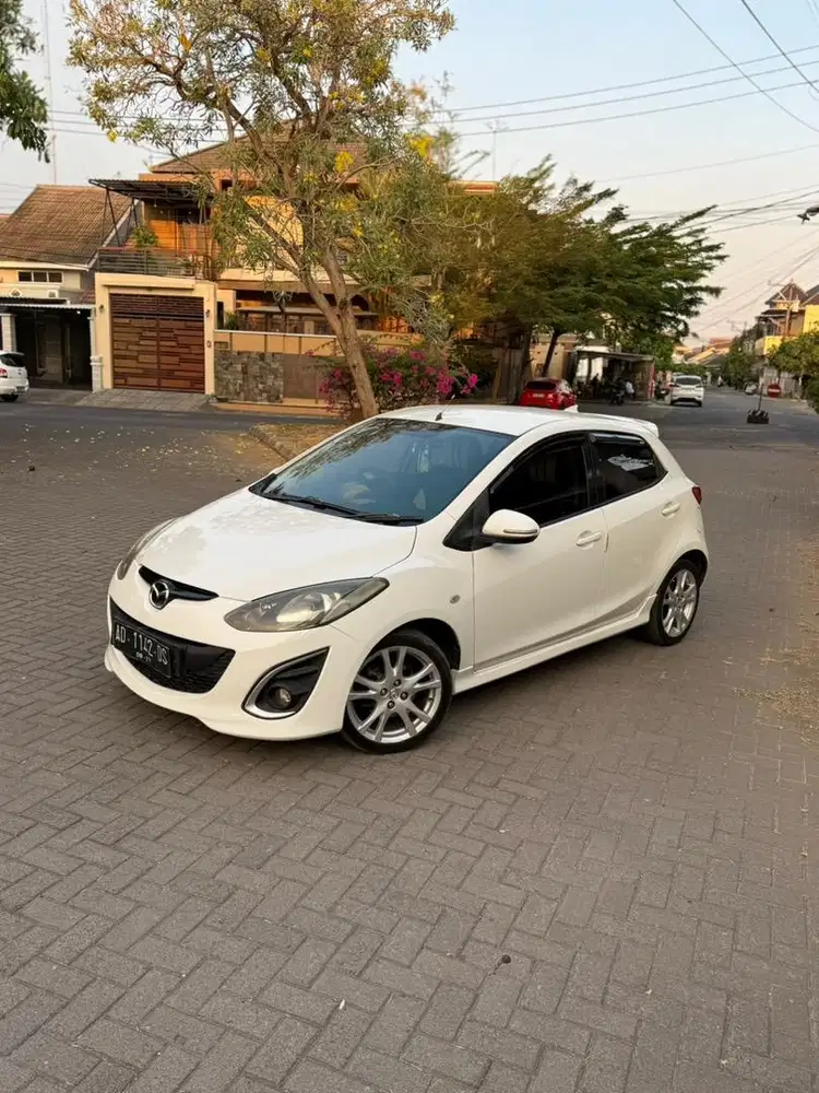 Mazda 2 R HB 2012