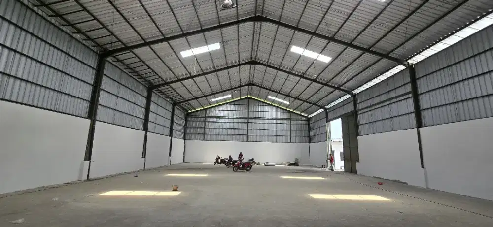 DI SEWAKAN GUDANG BARU DI WOLTER MONGINSIDI - SEMARANG TIMUR