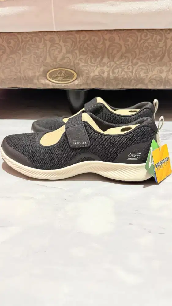 Sepatu Skechers Vapor Foam - new Original