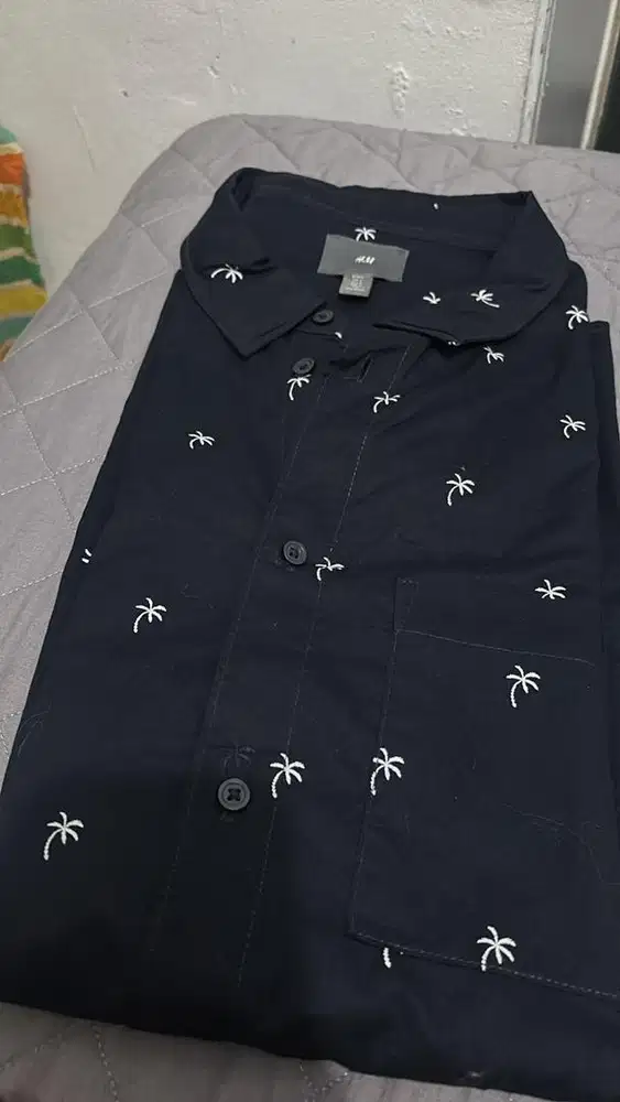 KEMEJA H&M BARU SIZE L