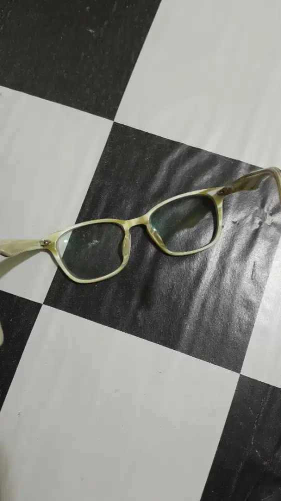 Kacamata minus paul smith