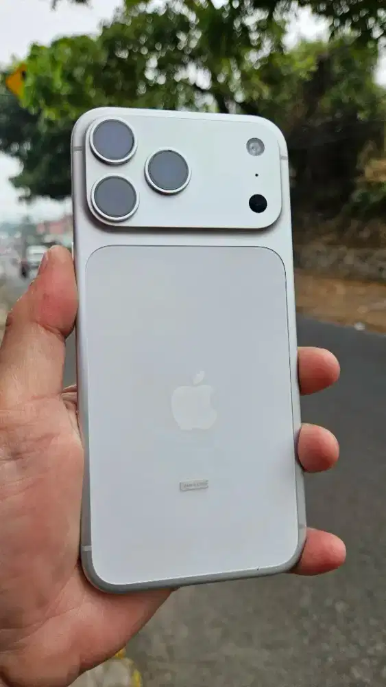 Iphone 17 ProMax 256GB Resmi iBox Silver