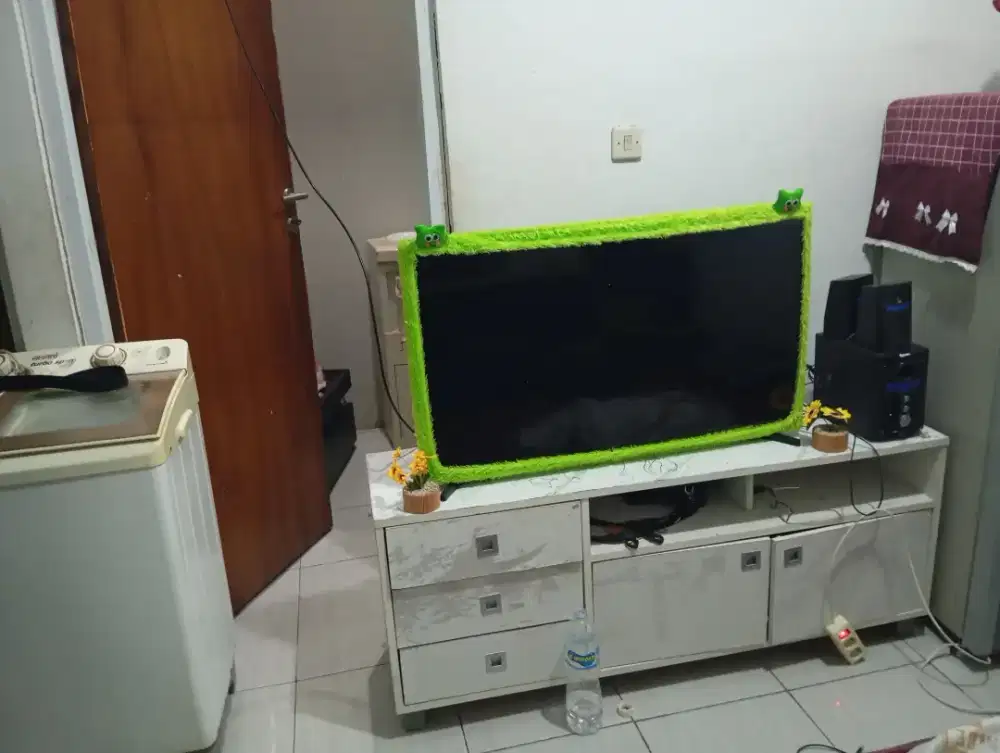 Jual tv 43 in digital merek smsung 2 juta,jual kulkas 2 pintu 1,8