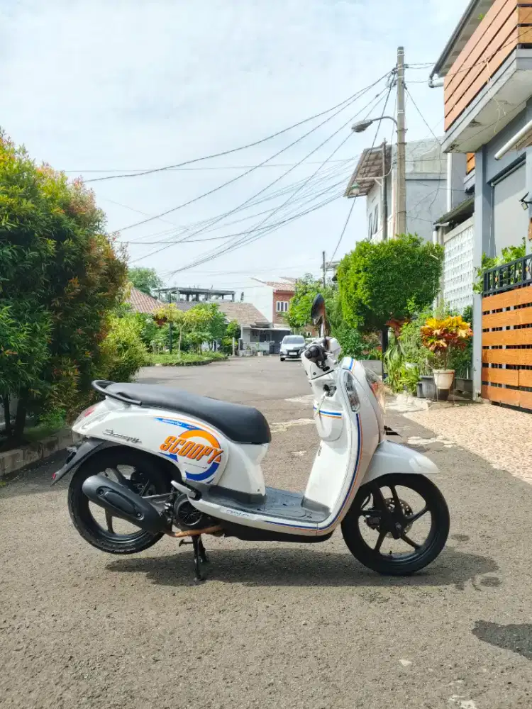 Scoopy Fi type ISS Tahun 2016 Stater Halus.