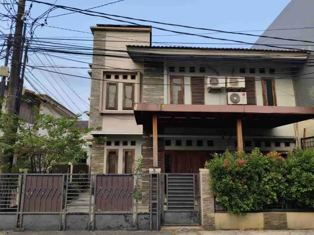 rumah 2 lantai di taman galaxy bekasi