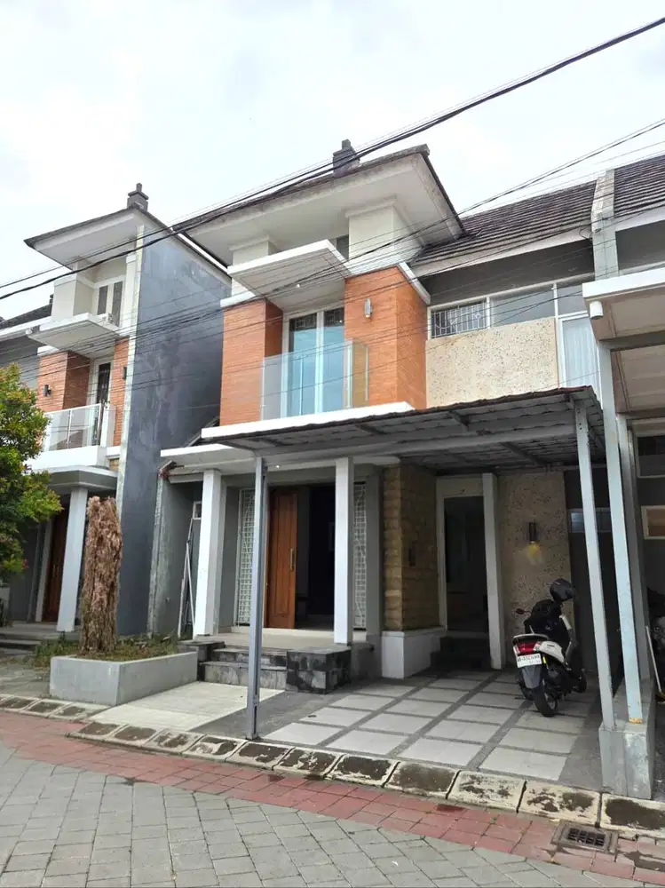 Rumah Lingkungan Perumahan di Titi Bumi Godean