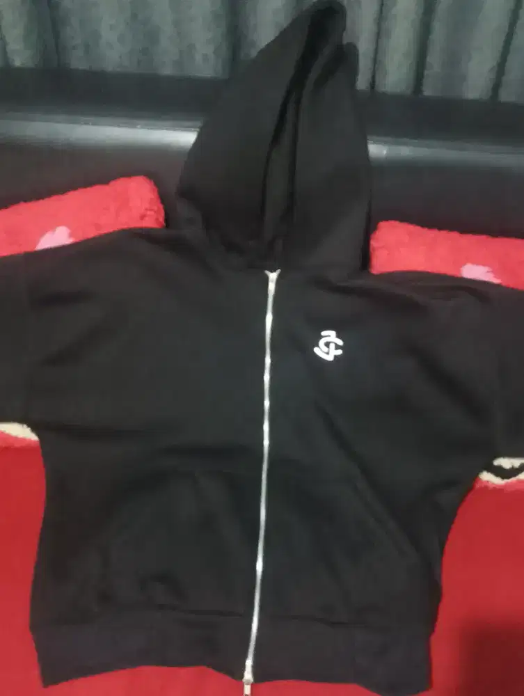 Hoodie Zipper Boxy Oversize Hitam - Pemakaian Pribadi, Kondisi Mulus