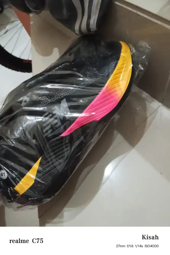 dijual sepatu merek new meel ukuran 41