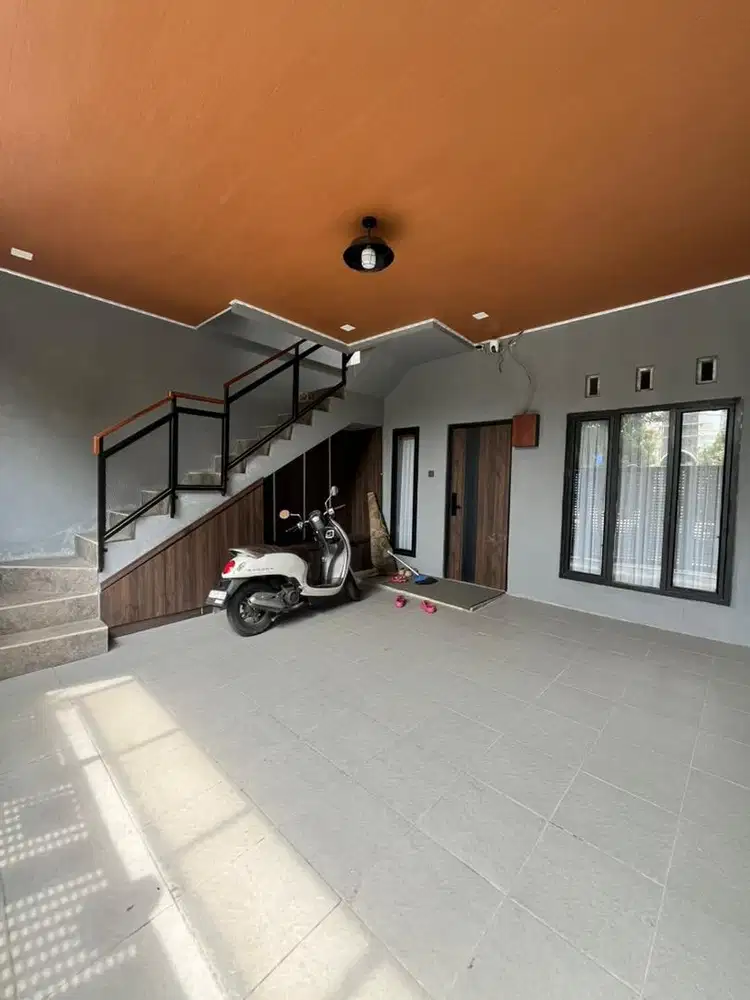 RUMAH DIJUAL CEPAT 2 1/2 Lantai