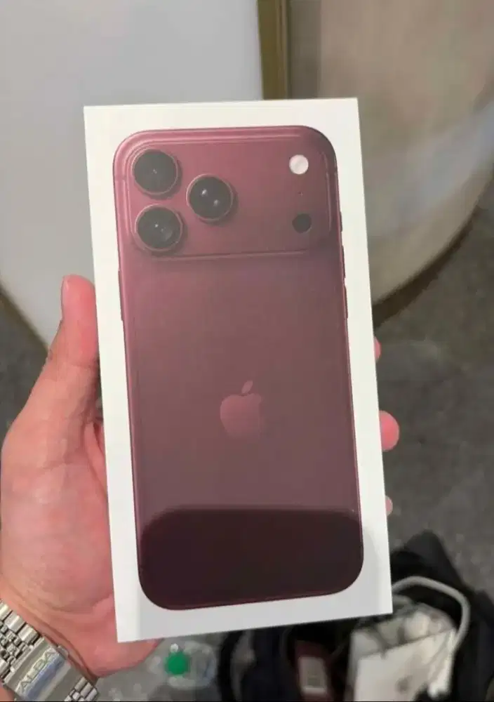 iphone 18 promax 256 Burgundi ibox garansi resmi New segel