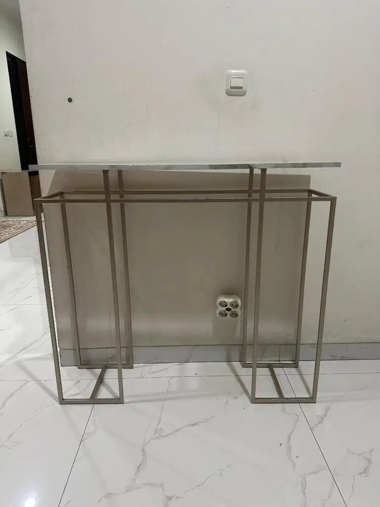 Meja konsol nordic