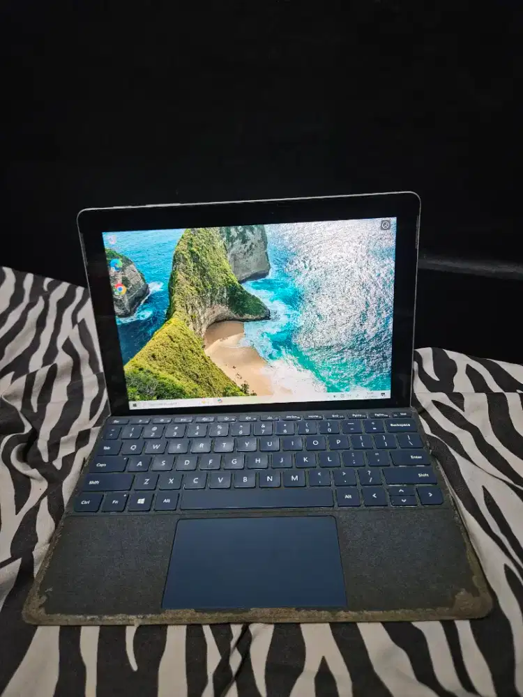 Laptop microsoft surface go