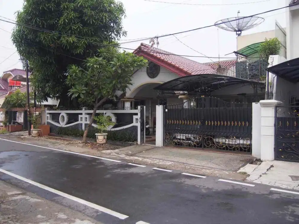 Rumah di daerah Cempaka Putih Tengah Jakarta Pusat