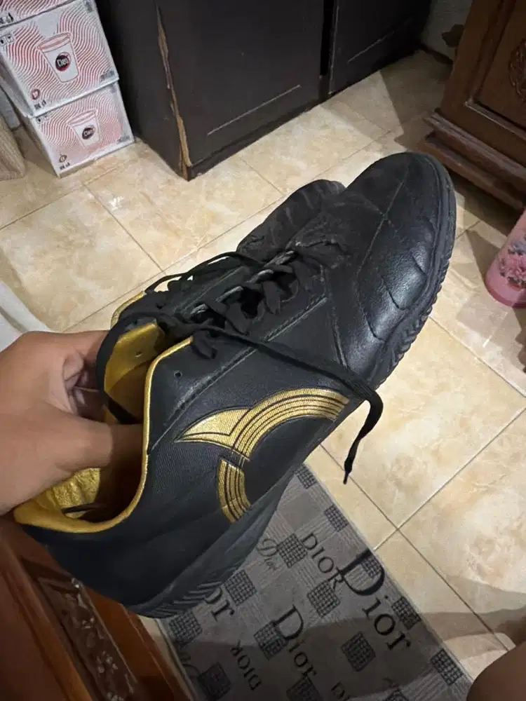 Di jual sepatu futsal ortuseight ori (harga nego)