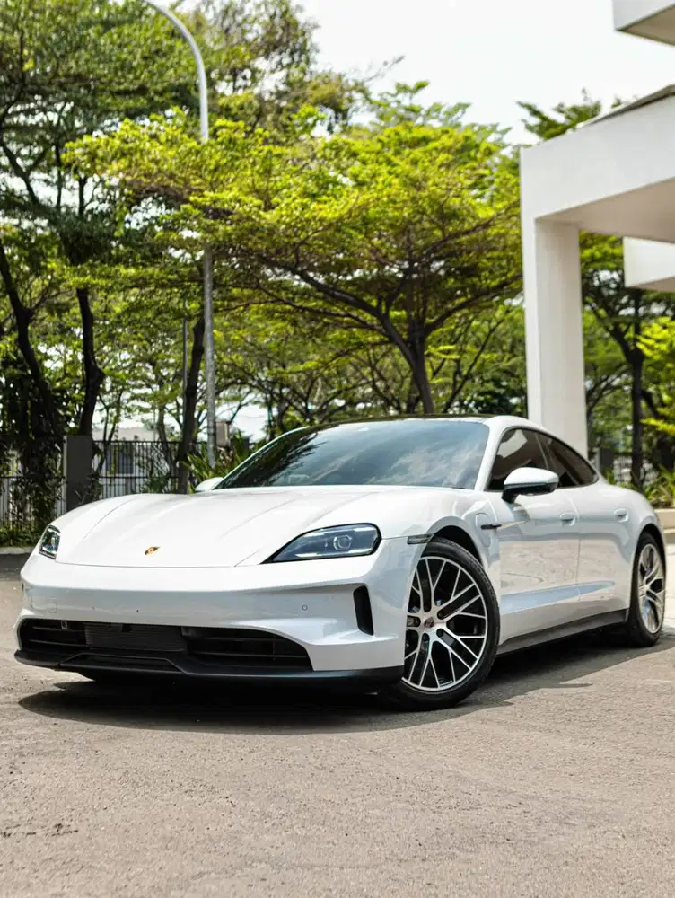 PORSCHE TAYCAN EV 2025 ORIGINAL FACELIFT – ICE GREY