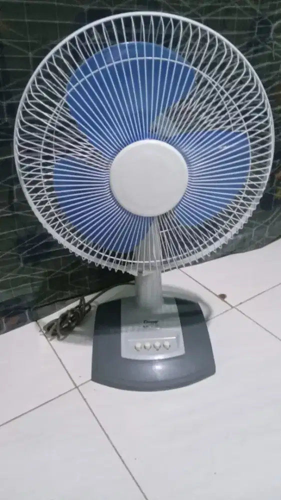 Kipas angin meja 12 inch cosmos normal nego tipis