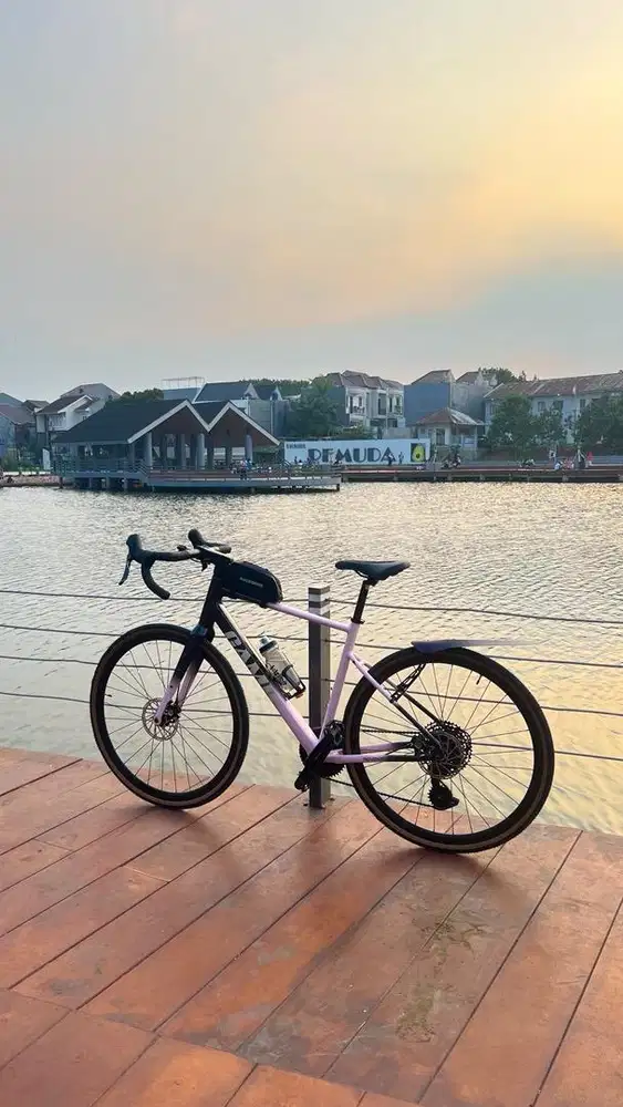 Sepeda Gravel Camp Adventure 5 – Pearl White Purple