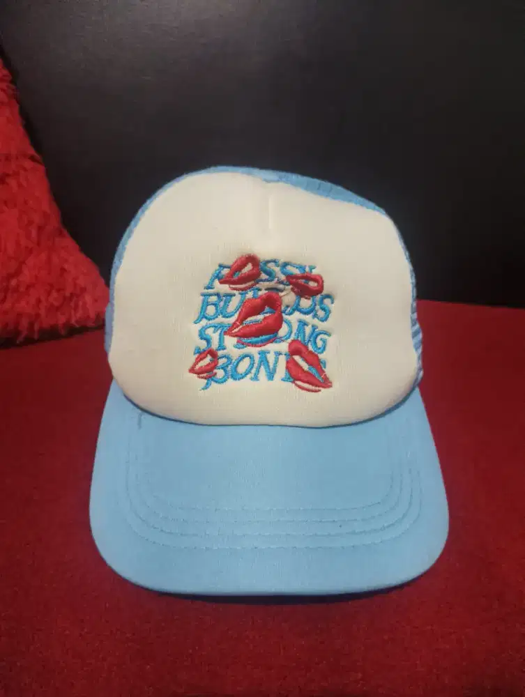 Topi Trucker Jaring Red Lips Bordir 3D Style Kalcer Streetwear Unisex