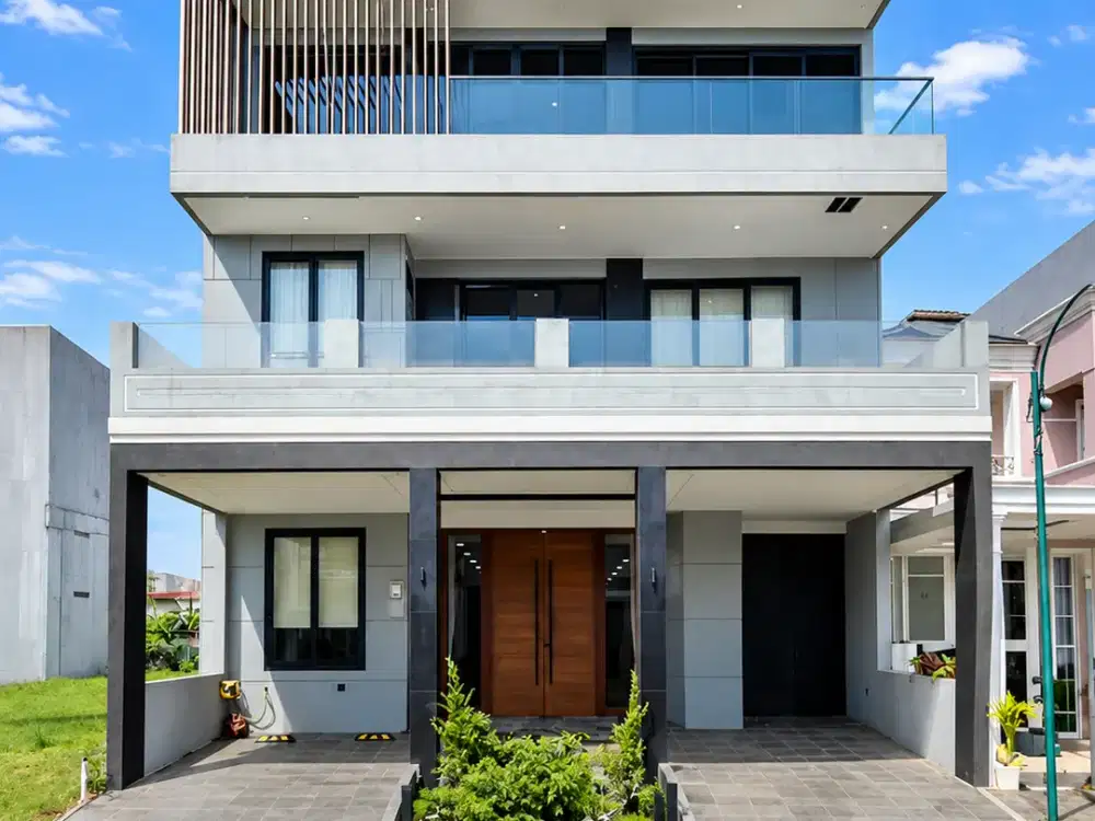 RUMAH MEWAH 3 LANTAI DALAM KOMPLEK FULLY FURNISHED KEBON JERUK JAKARTA BARAT