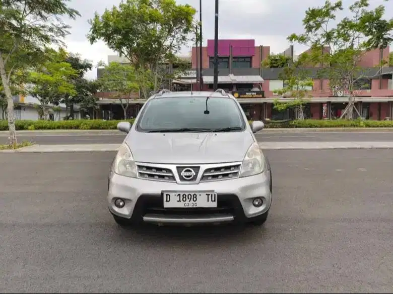 Nissan livina x-gea r silver 2010  AT  MATIC