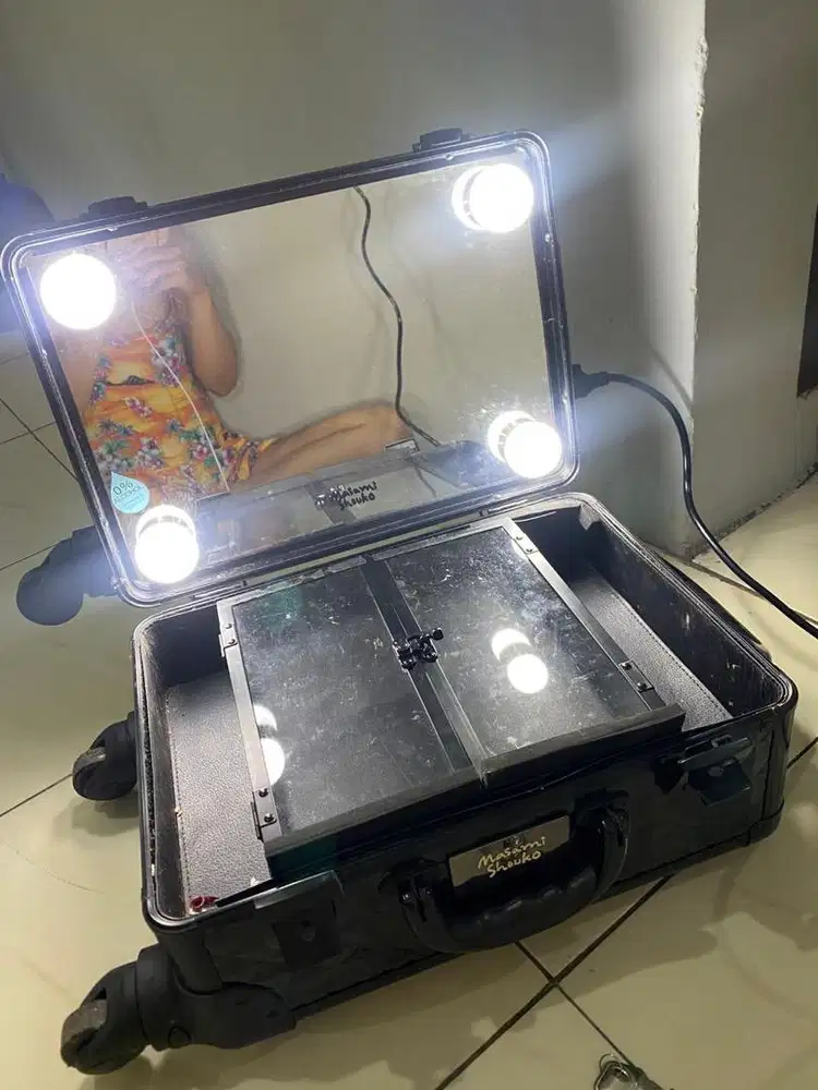 Koper Makeup Trolley - Masami Shouko
