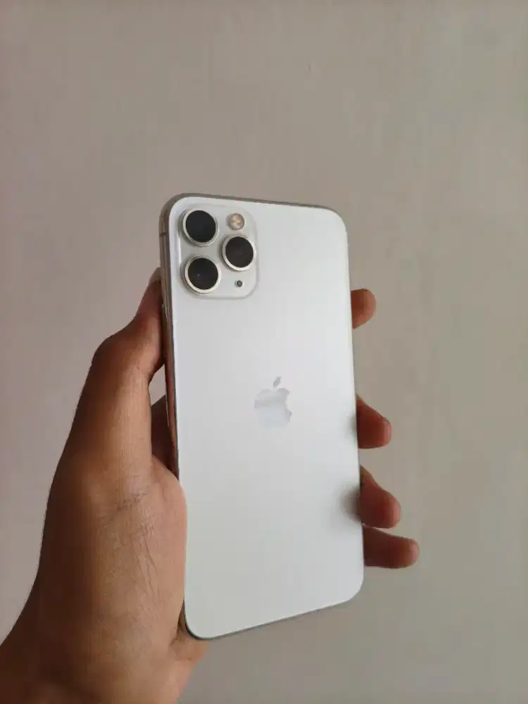 IPHONE 11 PRO 512GB INTER BISA PAKAI INDOSAT/AXIS