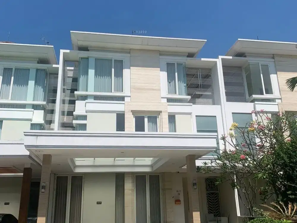 DISEWAKAN RUMAH LA RITZ EMBASSY PAKUWON INDAH 3LT 4KT SEMIFURNISH
