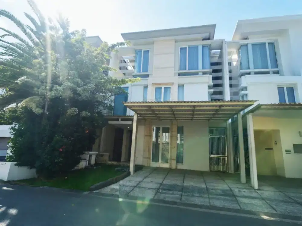 DISEWAKAN RUMAH LA RITZ EMBASSY 3LT 5KT FURNISH PAKUWON INDAH MALL