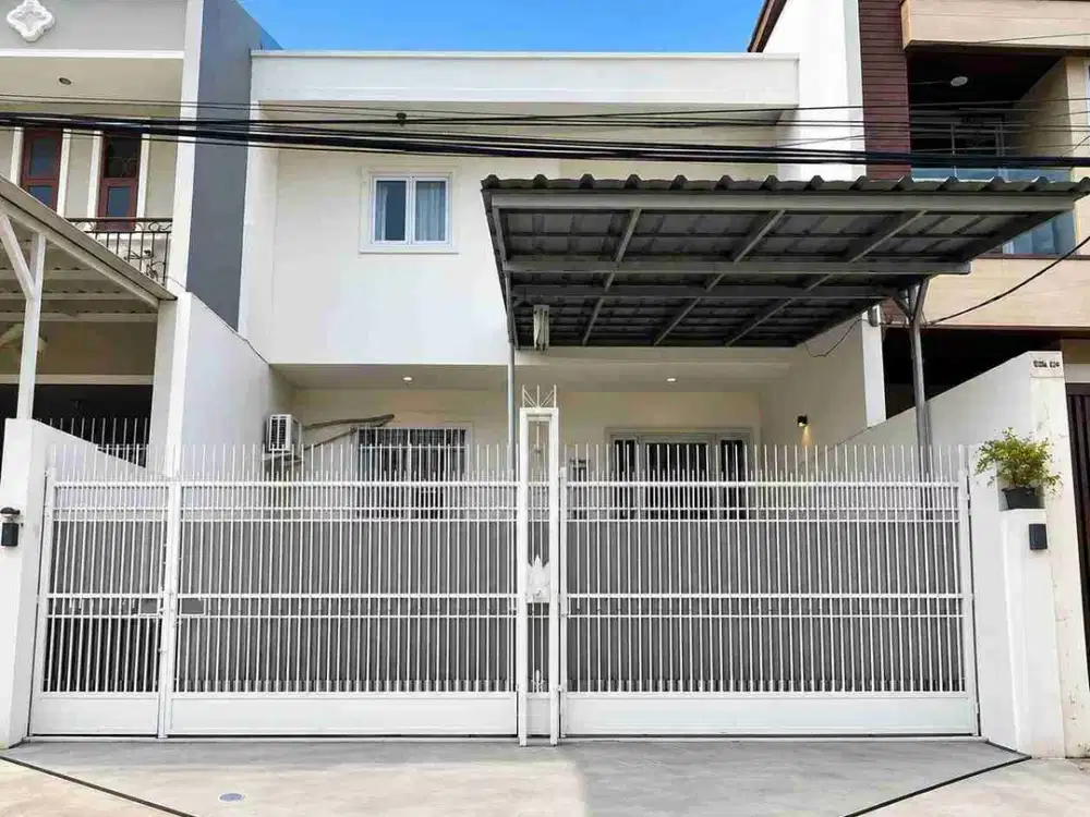 Dijual Rumah Semi Furnishes 2 Lantai Bebas Banjir di Taman Ratu