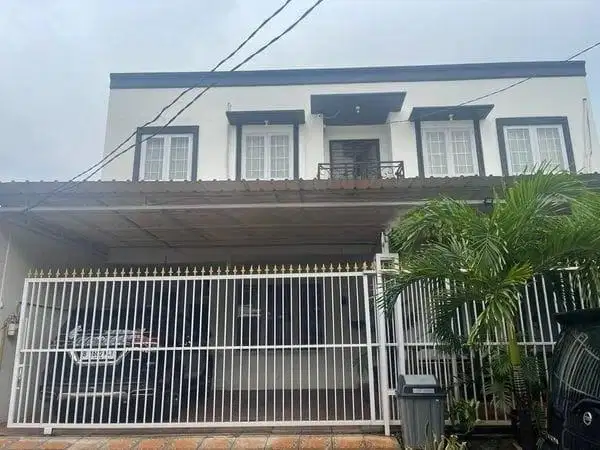 Dijual cepat rumah 2 lantai di kemang prtama 2 bekasi