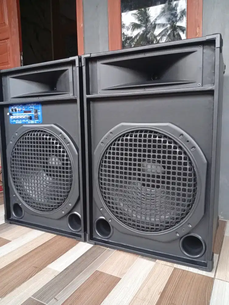 Sepasang speaker aktif 15