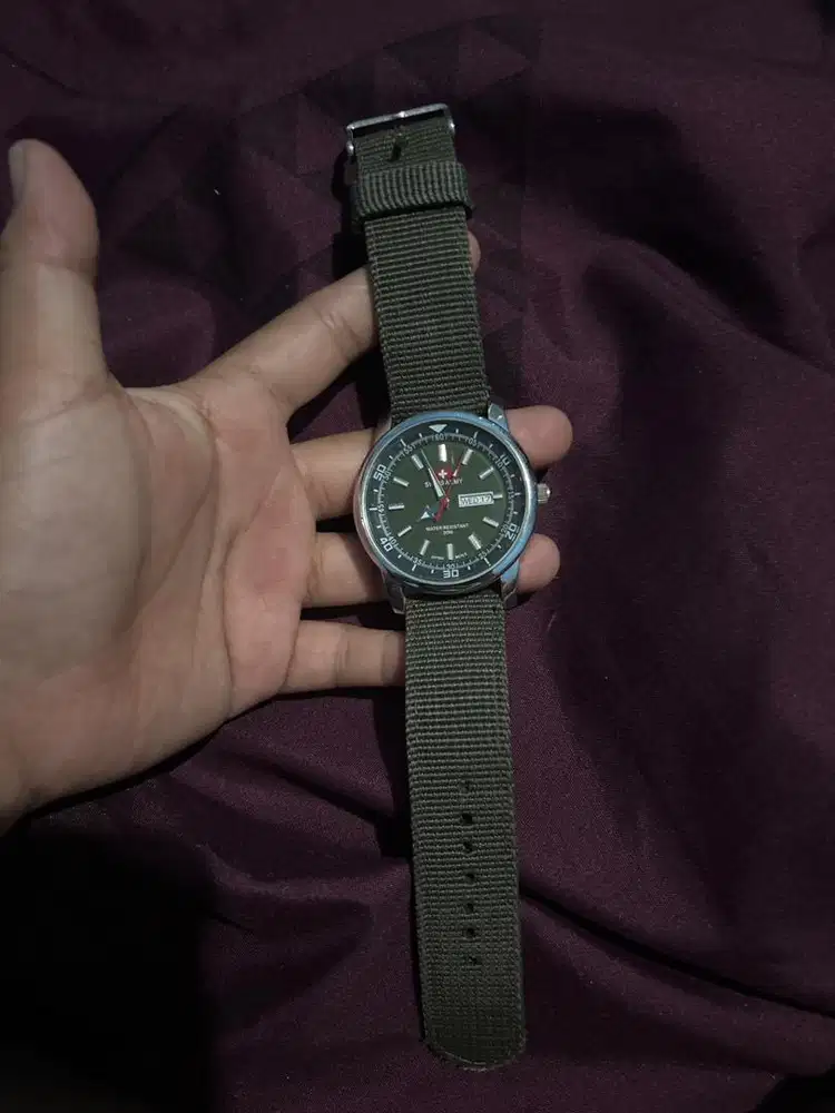 Jual jam swiss army green
